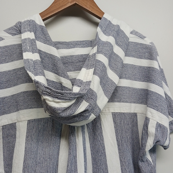 Roxy Hooded Top Women Size XS Blue White Stripes Short Sleeve Front Pocket - Picture 6 of 12